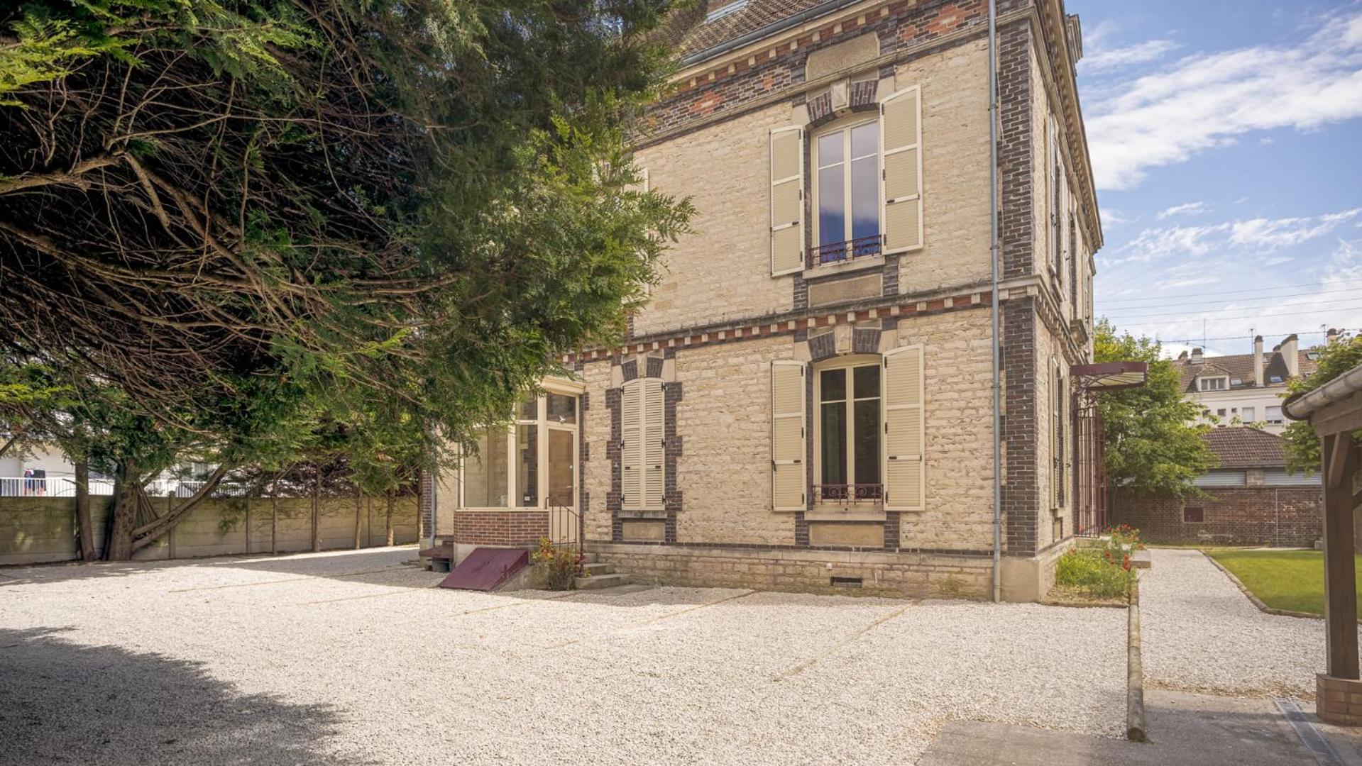 Bonappart 13 - Charme Napoleonien & Confort Troyes Exteriér fotografie